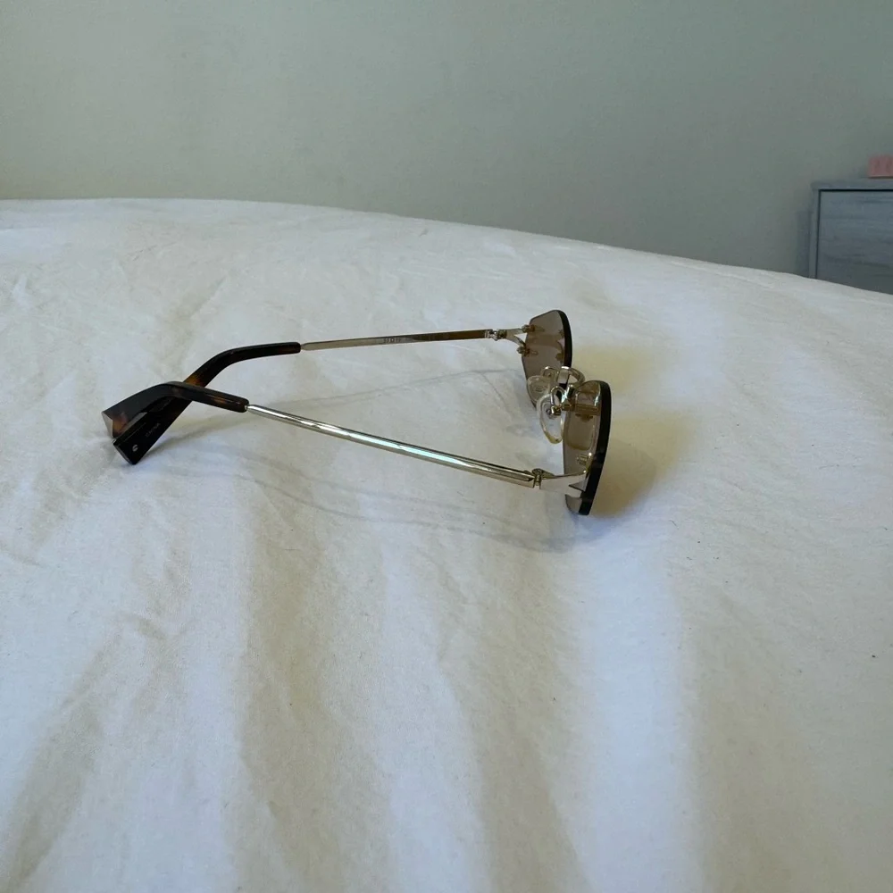 Kendall & Kylie Brown Sunglasses - Picture 2 of 3